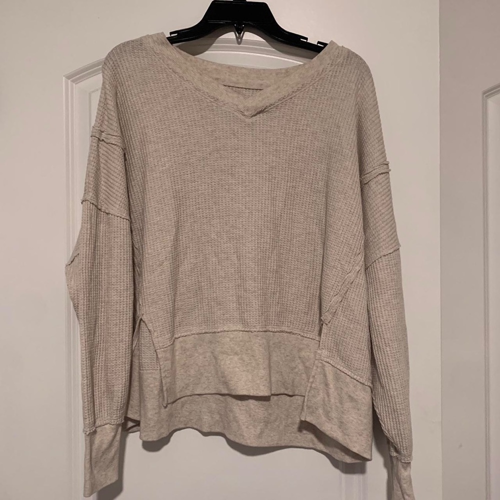 SO Relaxed Waffle-Knit V-Neck Sweater in Oatmeal